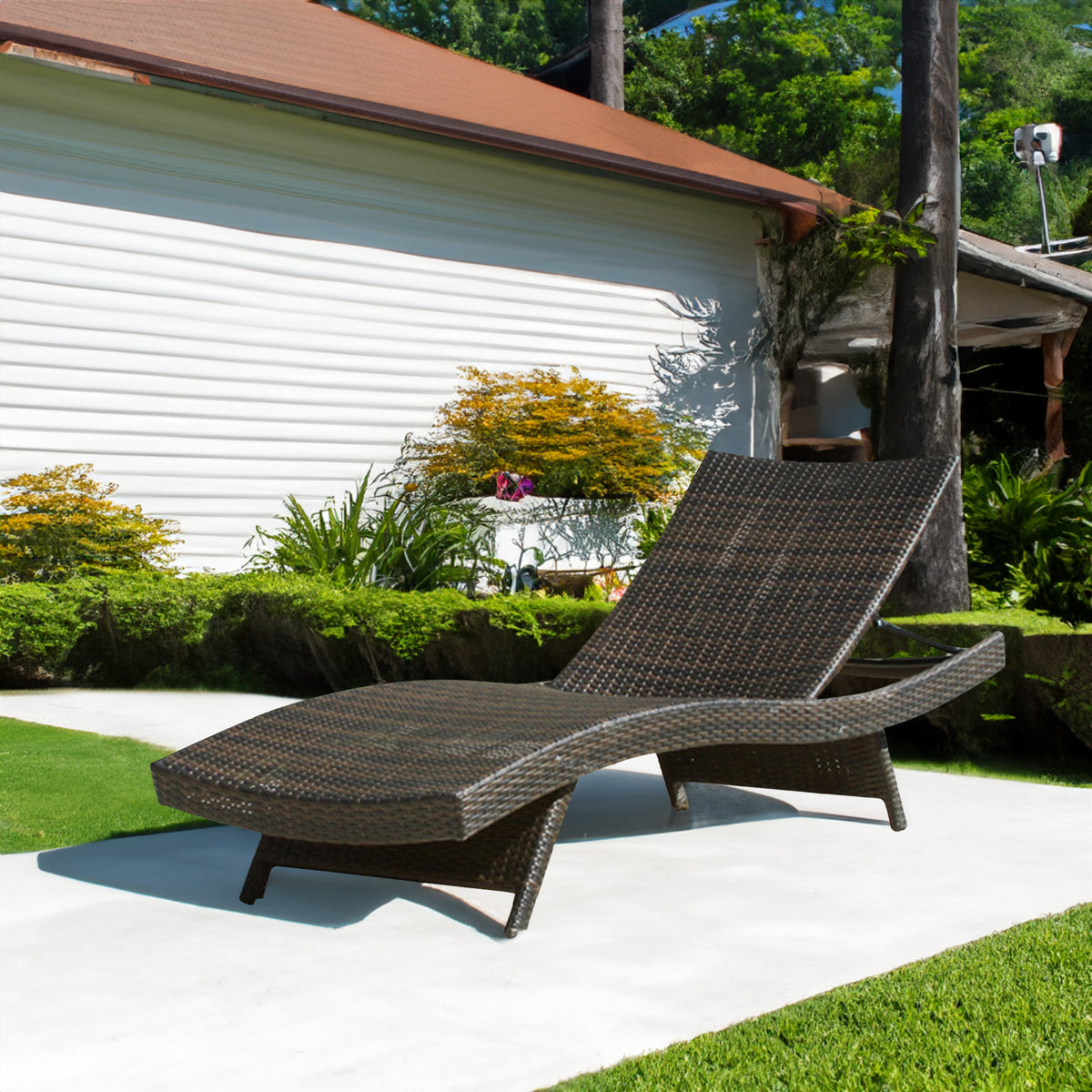 SALEM PE WICKER CHAISE LOUNGE