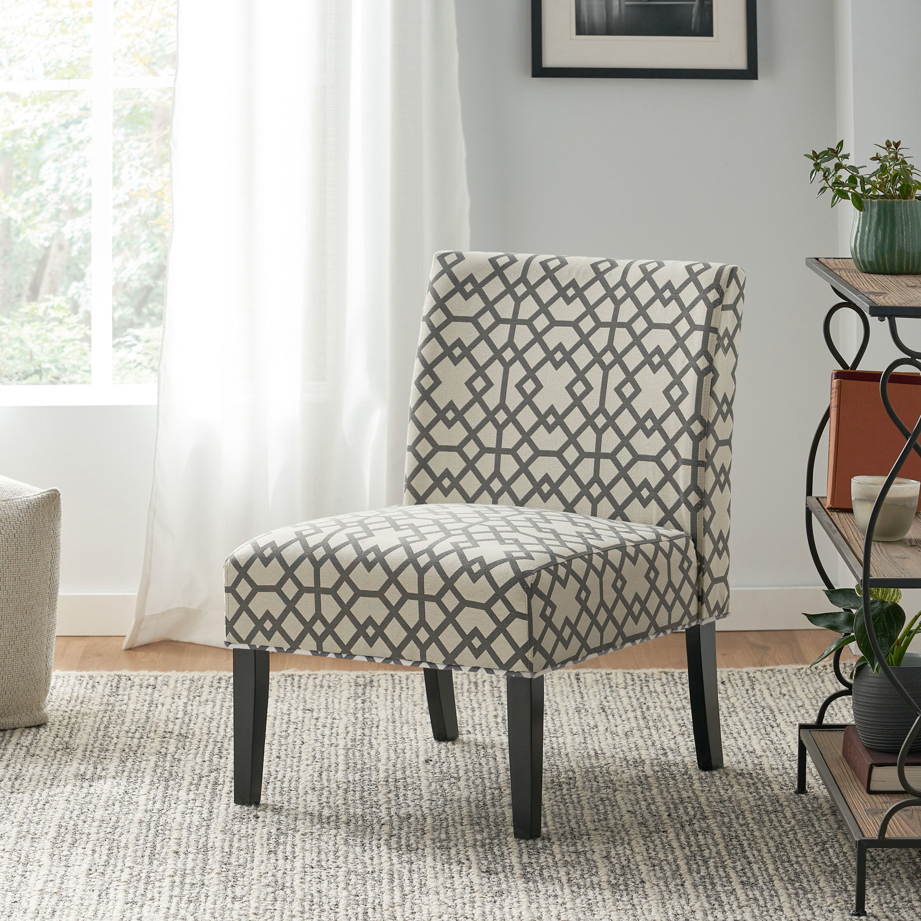 ACCENT CHAIR