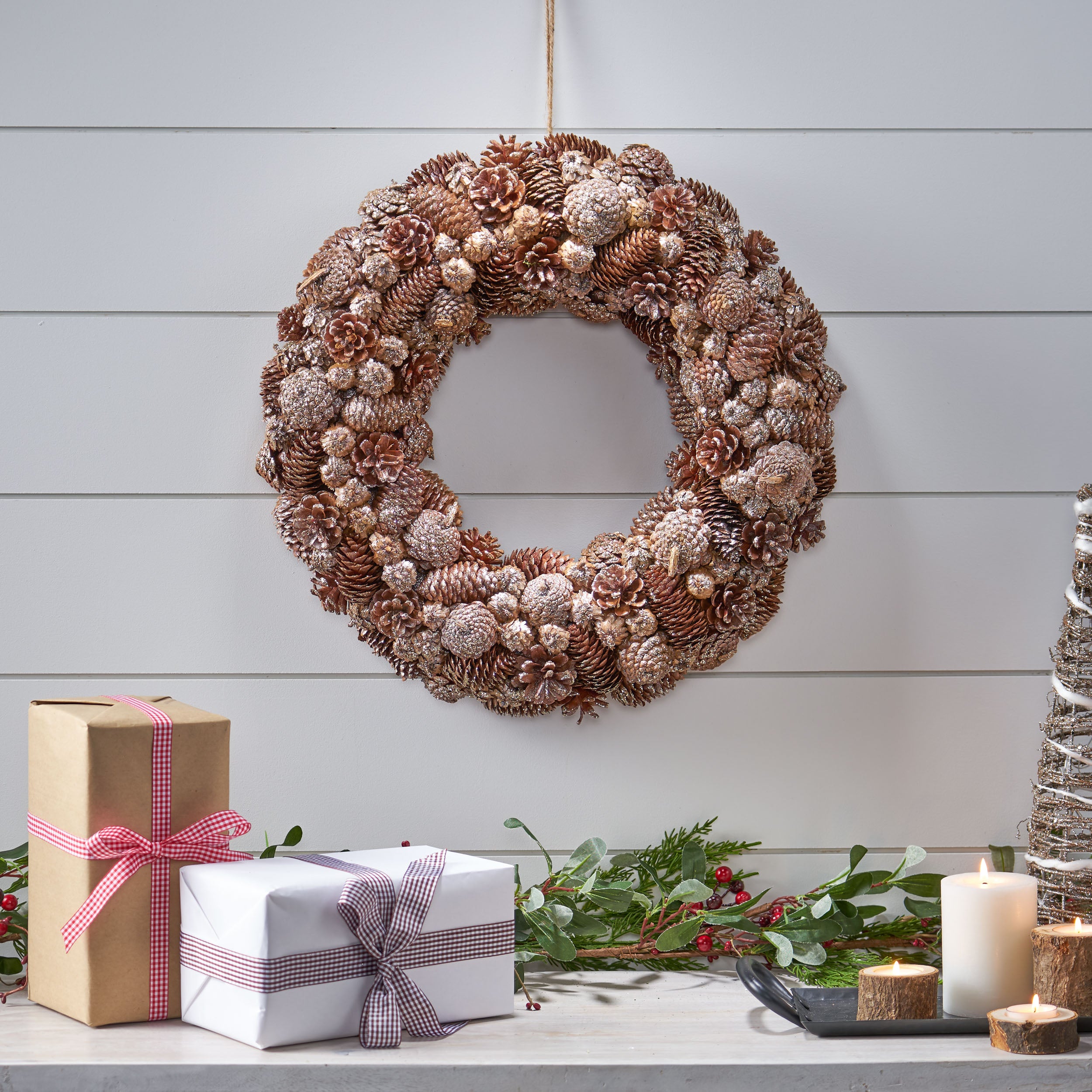 18.5'' PINE CONE WREATH